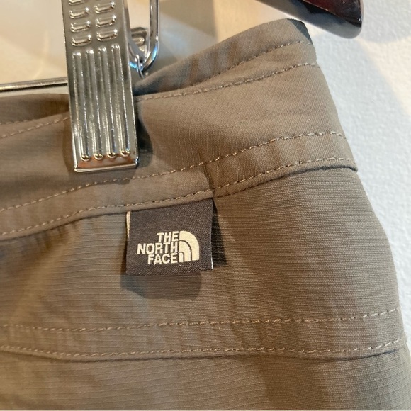 THE NORTH FACE Sz 12 Khaki Convertible Hiking Pants with Many Pockets - Picture 10 of 16